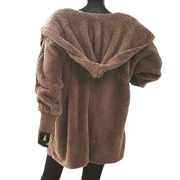 HEM & THREAD One Size Ultra Soft & Plush Cape w/Tuxedo Trim & Hood | NWT‼️ - Picture 2 of 12
